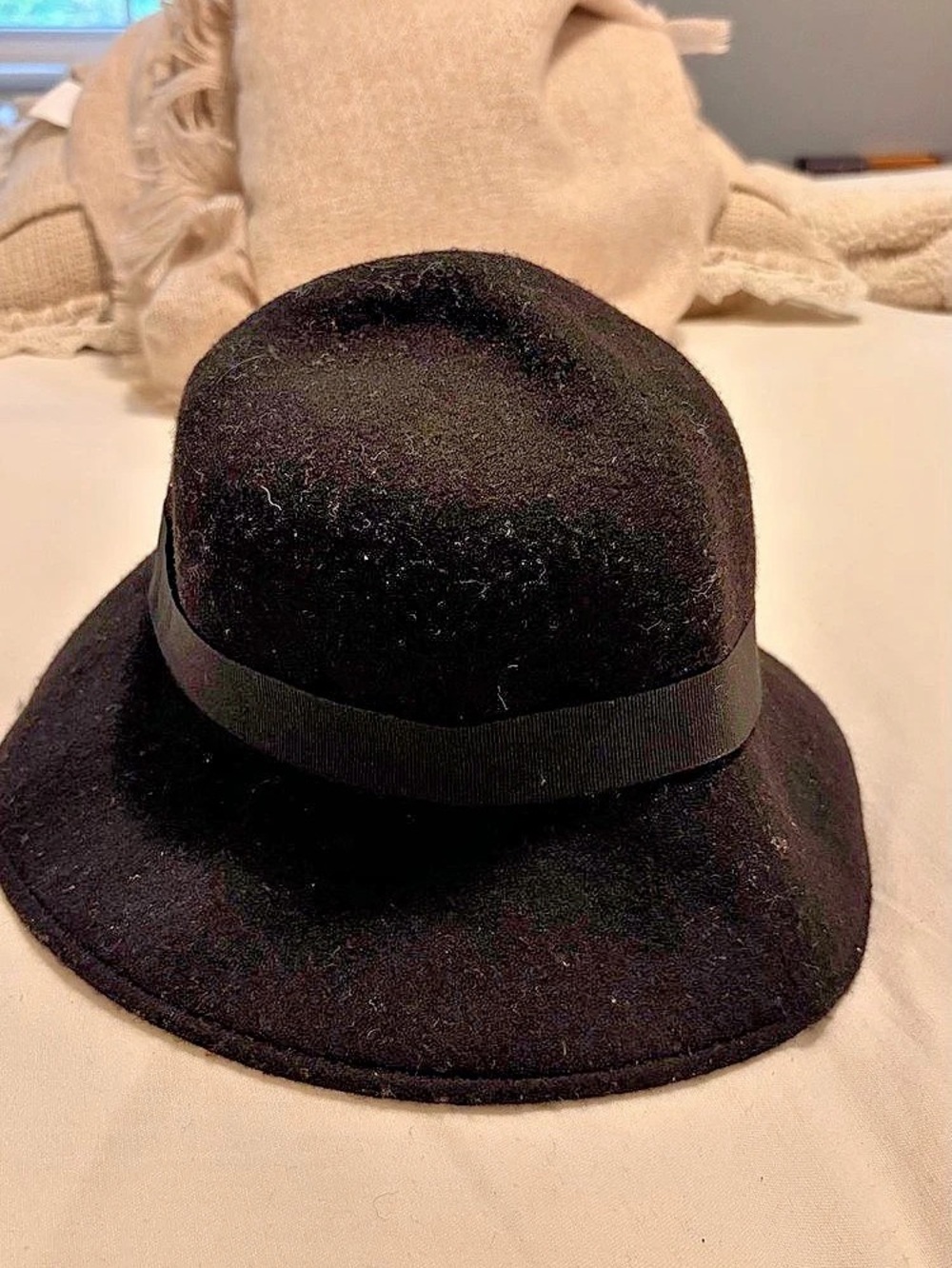 betlina Black Felt-Style Hat Like New